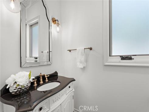 530 Kings Road, Newport Beach, CA