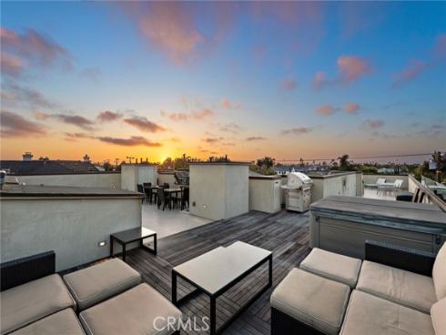 530 Kings Road, Newport Beach, CA