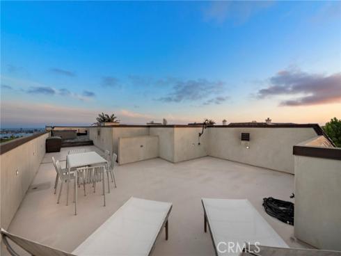 530 Kings Road, Newport Beach, CA