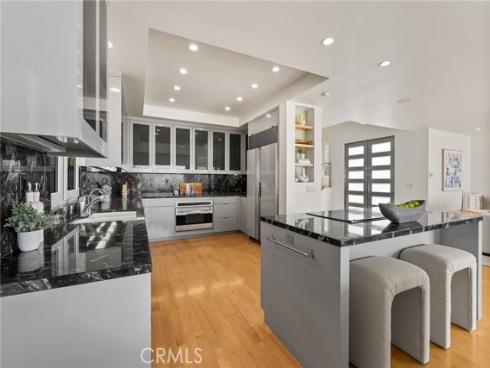 1554 E Oceanfront  , Newport Beach, CA