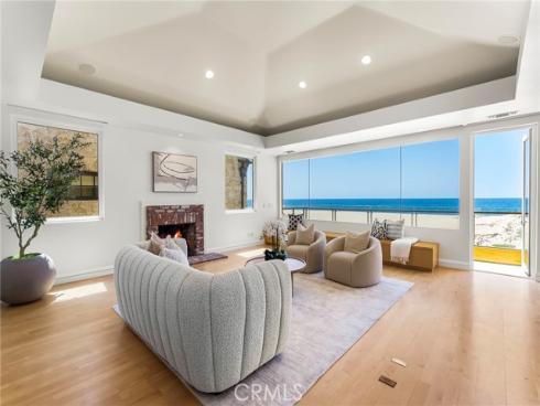 1554 E Oceanfront  , Newport Beach, CA