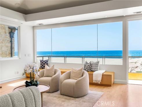 1554 E Oceanfront  , Newport Beach, CA