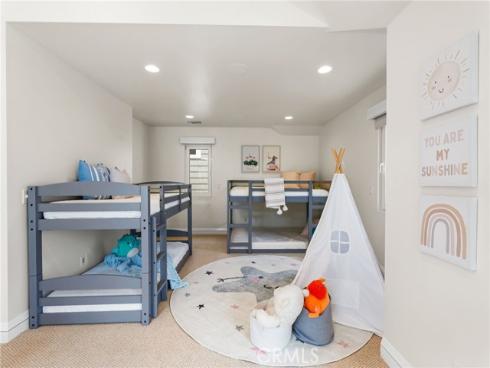 1554 E Oceanfront  , Newport Beach, CA