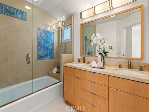 1554 E Oceanfront  , Newport Beach, CA