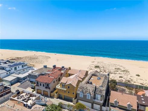 1554 E Oceanfront  , Newport Beach, CA