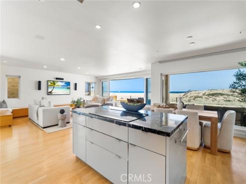 1554 E Oceanfront  , Newport Beach, CA