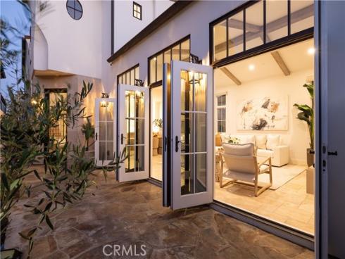 110 Via Orvieto , Newport Beach, CA