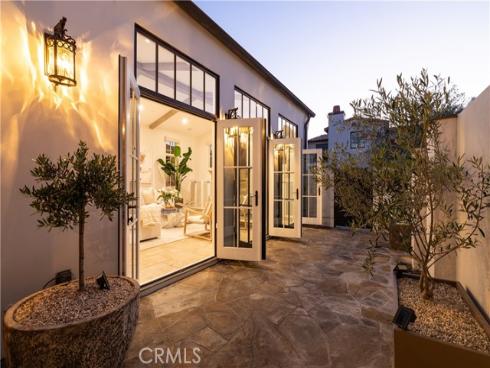 110 Via Orvieto , Newport Beach, CA