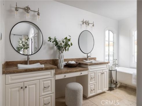 110 Via Orvieto , Newport Beach, CA