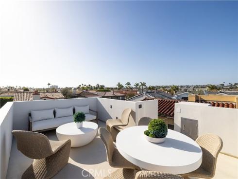 110 Via Orvieto , Newport Beach, CA
