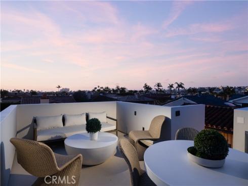 110 Via Orvieto , Newport Beach, CA