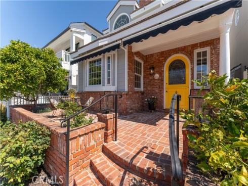 214 Sapphire Avenue, Newport Beach, CA