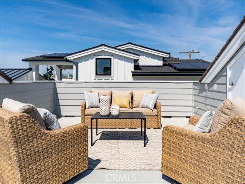 214 Sapphire Avenue, Newport Beach, CA