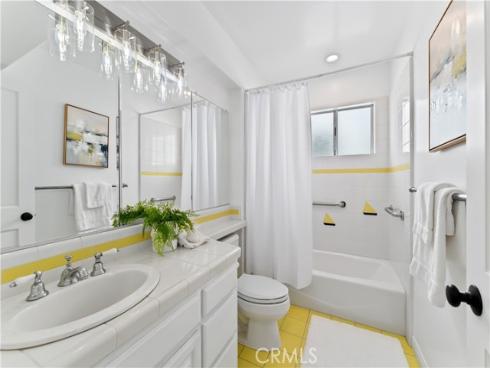 214 Sapphire Avenue, Newport Beach, CA