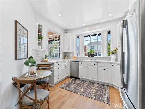 214 Sapphire Avenue, Newport Beach, CA