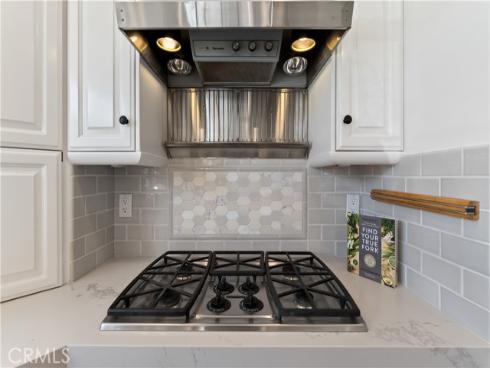 214 Sapphire Avenue, Newport Beach, CA