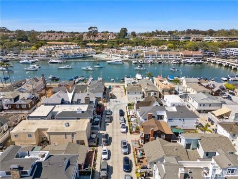 327 Amethyst Avenue, Newport Beach, CA