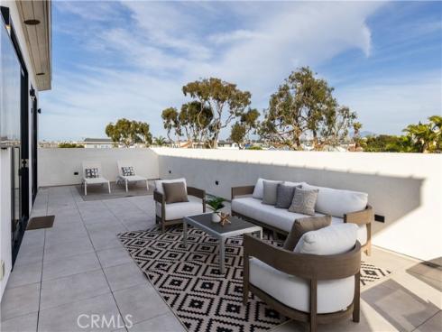 502 W Balboa Boulevard, Newport Beach, CA