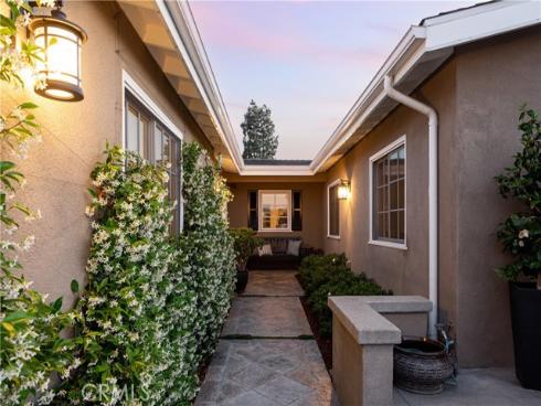 1307 Oxford Lane, Newport Beach, CA