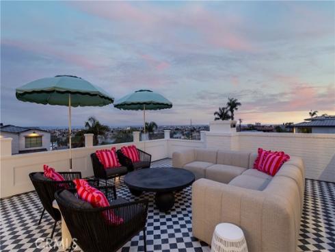 1110 Kings Road, Newport Beach, CA