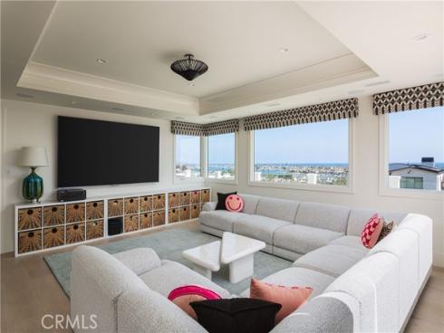 1110 Kings Road, Newport Beach, CA