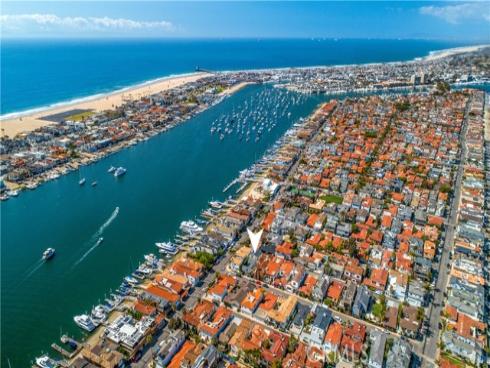 105  Via Waziers  , Newport Beach, CA