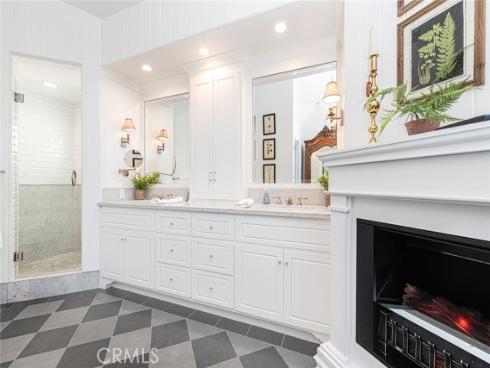 105  Via Waziers  , Newport Beach, CA