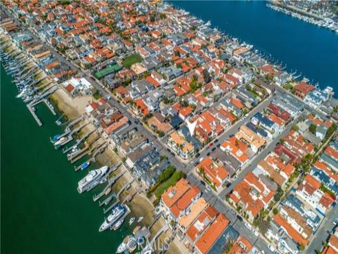 105  Via Waziers  , Newport Beach, CA