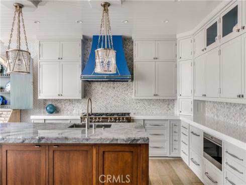 505 W Edgewater Avenue, Newport Beach, CA