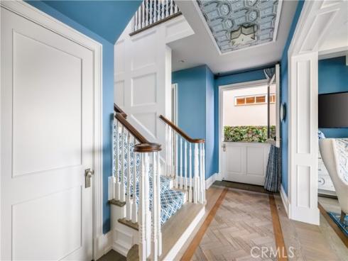 505 W Edgewater Avenue, Newport Beach, CA