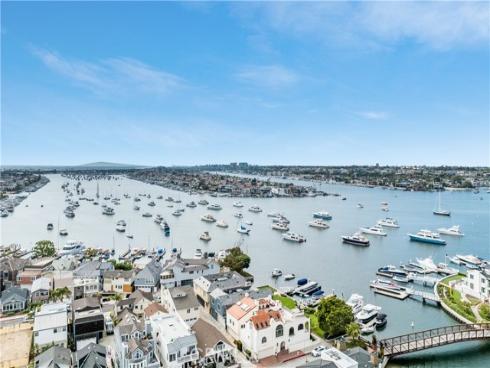 505 W Edgewater Avenue, Newport Beach, CA