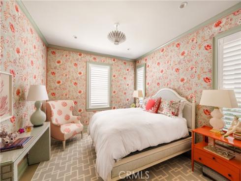 505 W Edgewater Avenue, Newport Beach, CA