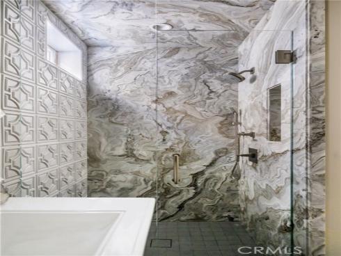 505 W Edgewater Avenue, Newport Beach, CA