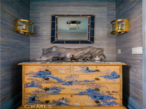 505 W Edgewater Avenue, Newport Beach, CA