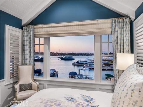 505 W Edgewater Avenue, Newport Beach, CA