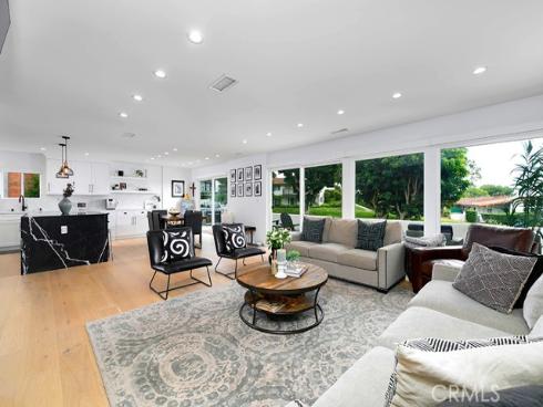 2111 Vista Entrada , Newport Beach, CA