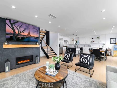 2111 Vista Entrada , Newport Beach, CA