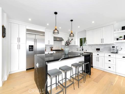 2111 Vista Entrada , Newport Beach, CA