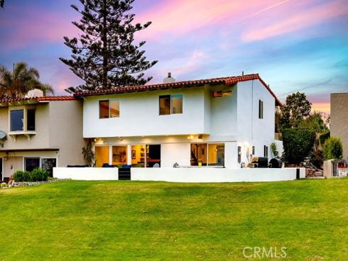 2111 Vista Entrada , Newport Beach, CA