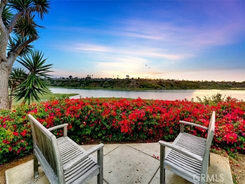 2111 Vista Entrada , Newport Beach, CA
