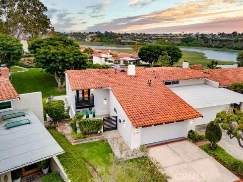 2111 Vista Entrada , Newport Beach, CA