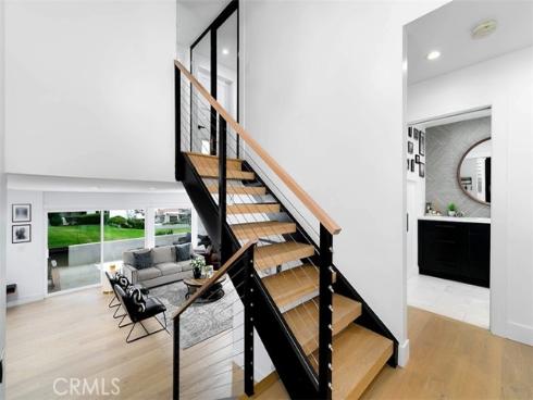 2111 Vista Entrada , Newport Beach, CA