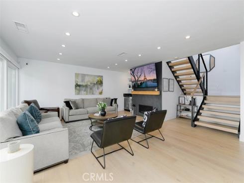 2111 Vista Entrada , Newport Beach, CA