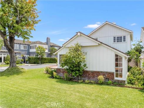 2562 Vista Drive, Newport Beach, CA