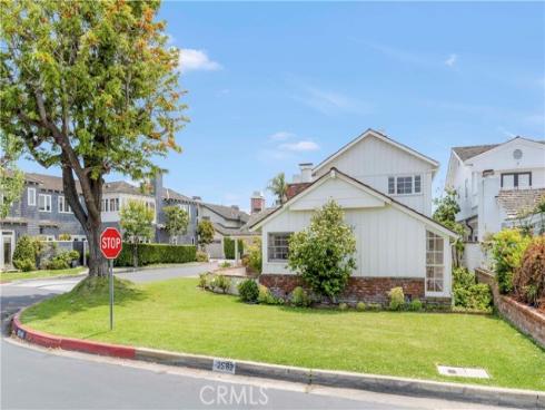 2562 Vista Drive, Newport Beach, CA