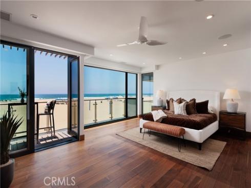 7104 W Oceanfront , Newport Beach, CA