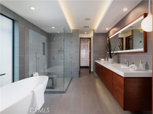 7104 W Oceanfront , Newport Beach, CA