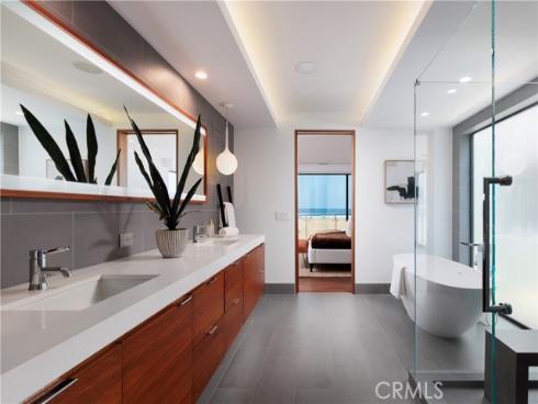 7104 W Oceanfront , Newport Beach, CA