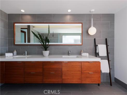 7104 W Oceanfront , Newport Beach, CA