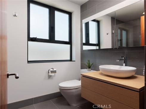 7104 W Oceanfront , Newport Beach, CA